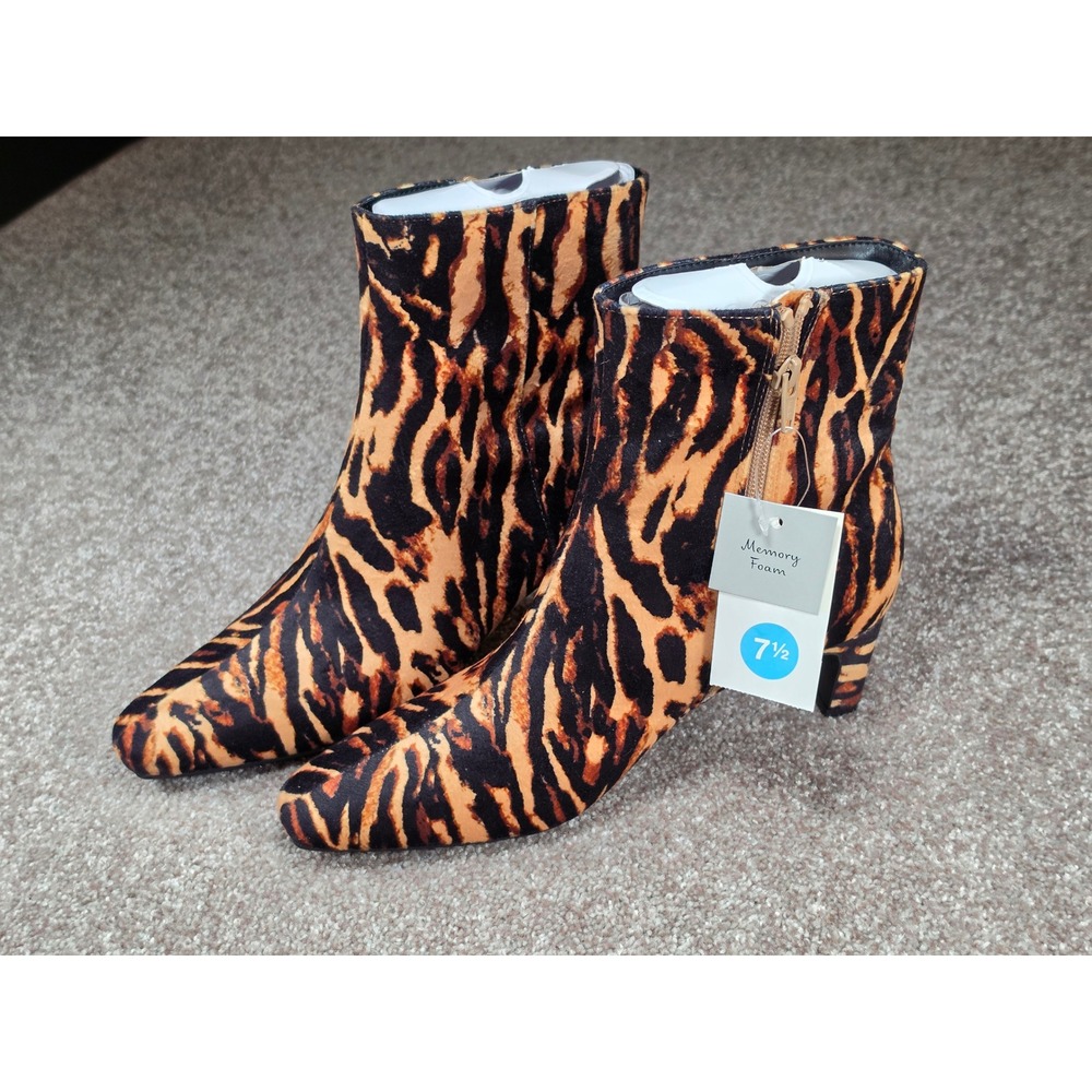A New Day Womens Tiger Print Ankle Boots Square Toe Memory Foam Brown 7.5 NEW